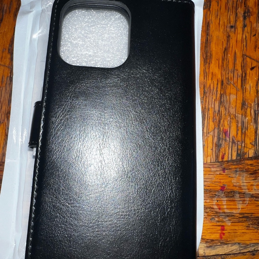 iPhone 13 Pro wallet case black